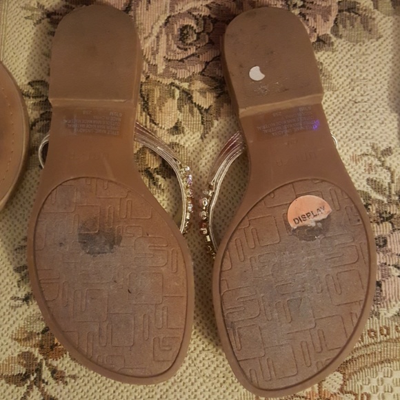 SANDLES - Picture 2 of 6